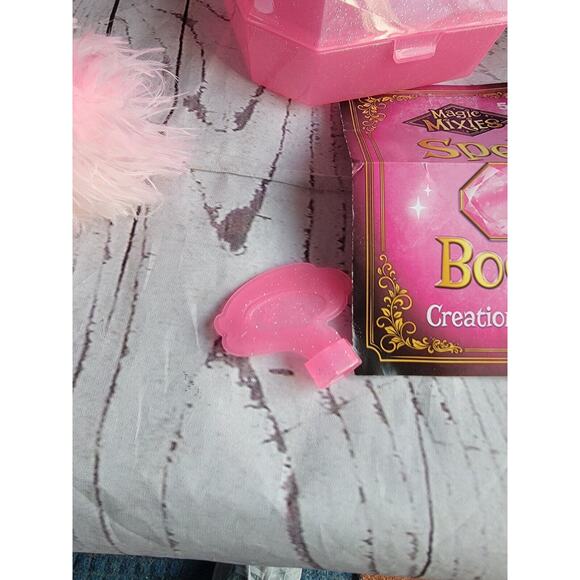 Magic Mixies Magical Misting Cauldron Interactive Pink Plush Toy Works - Picture 6 of 12